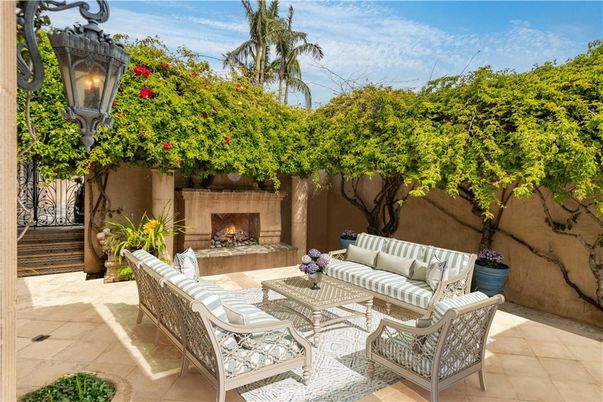 Exterior, Fireplace