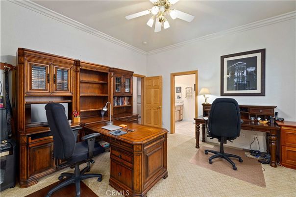 Home Office, Interior