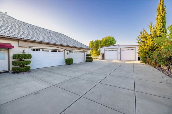 Detached Garage, Exterior