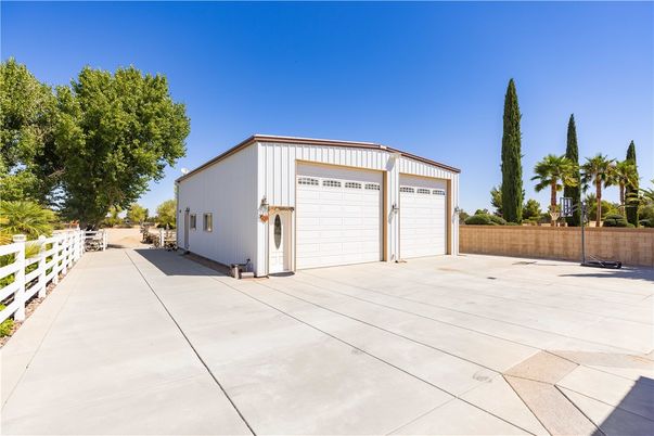 Detached Garage, Exterior