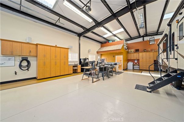 Garage, Interior