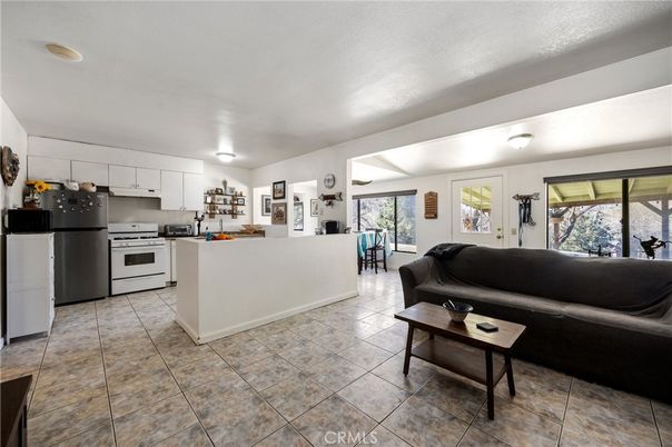 Interior, Kitchen, Living room, Stainless Steel Appliances