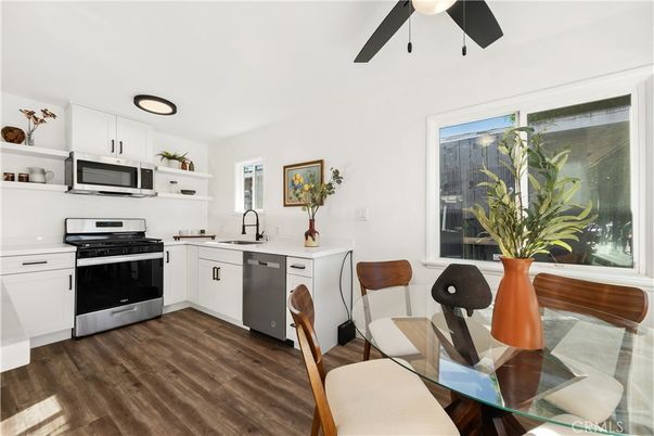 Dining room, Interior, Kitchen, Stainless Steel Appliances, Wood Texture Flooring