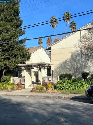 Exterior, Facade, None