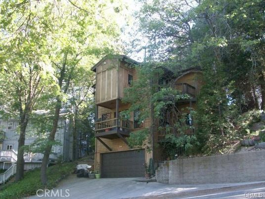 Attached, Exterior, Facade, None