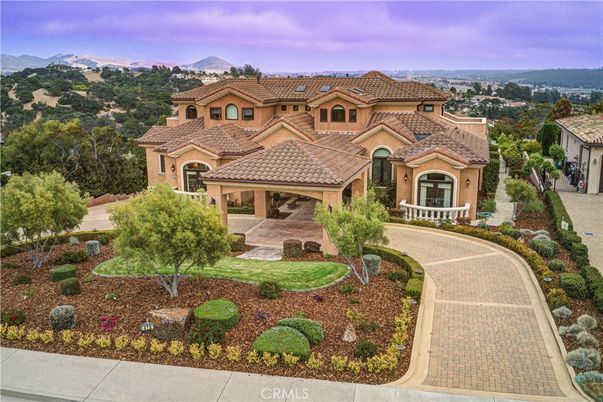 Attached, Exterior, Facade, Mediterranean