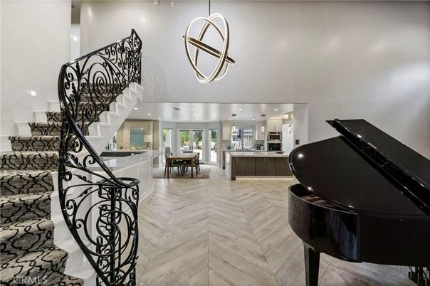 Dining room, Interior, Pendant Lights, Piano, Recessed Lighting, Wood Texture Flooring