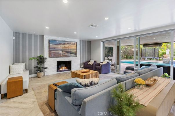Fireplace, Interior, Living room, Recessed Lighting