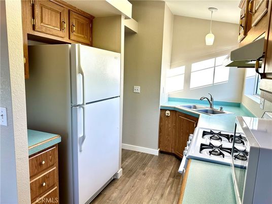 Interior, Kitchen, Pendant Lights, Wood Texture Flooring