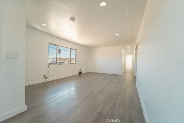 Empty room, Interior, Recessed Lighting, Wood Texture Flooring