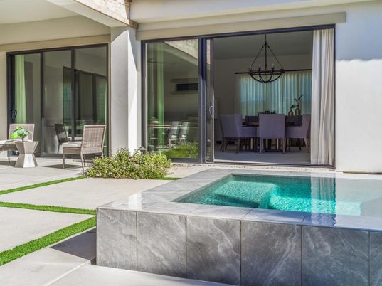 Exterior, Pool