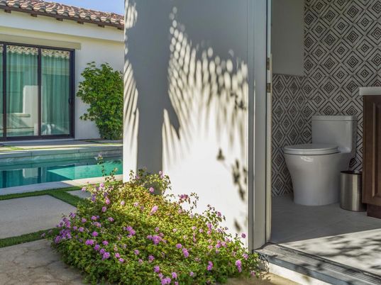 Exterior, Pool