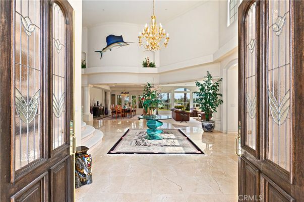 Chandelier, Interior, Living room