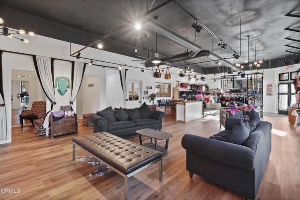 Interior, Living room, Pendant Lights, Wood Texture Flooring