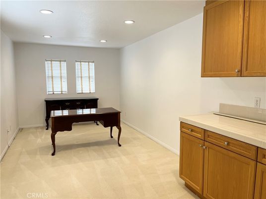 Interior, Piano, Recessed Lighting, Wood Texture Flooring