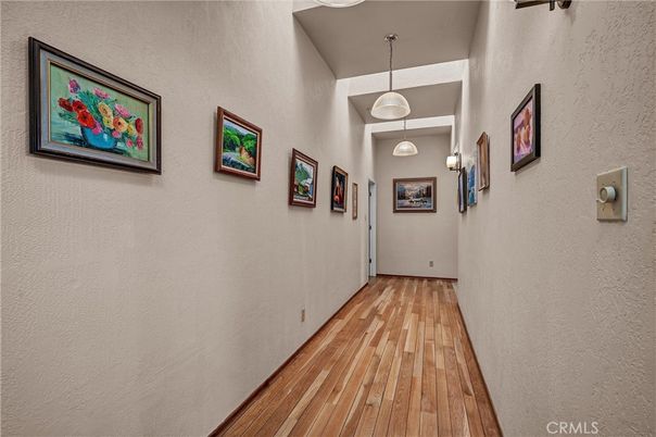 Interior, Pendant Lights, Wood Texture Flooring