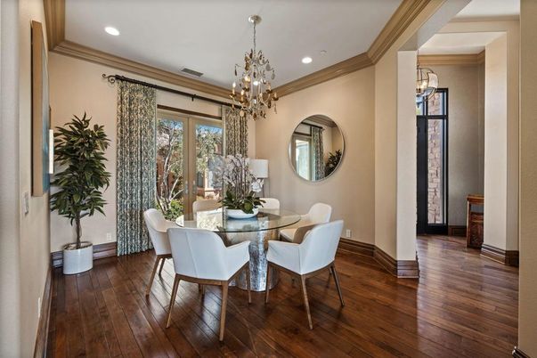 Chandelier, Dining room, Interior, Recessed Lighting, Wood Texture Flooring