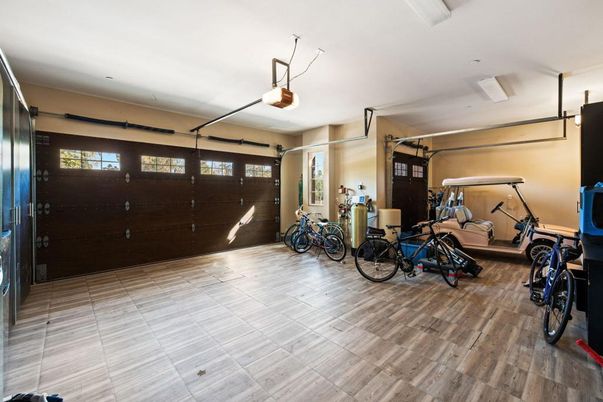 Garage, Interior