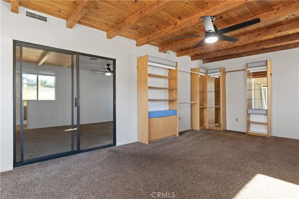 Empty room, Interior, Wooden Beams, Wooden Ceilings