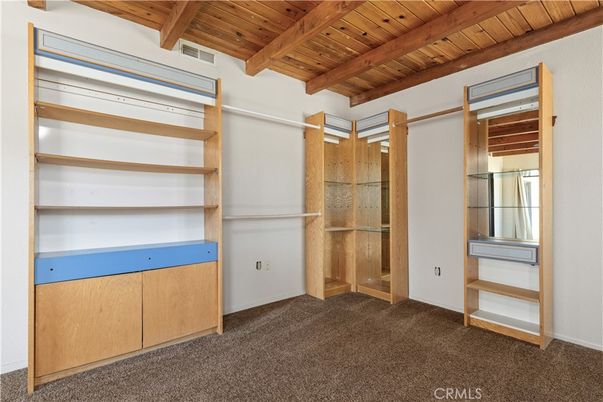 Empty room, Interior, Wooden Beams, Wooden Ceilings