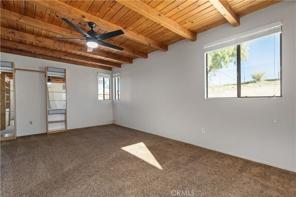 Empty room, Interior, Wooden Beams, Wooden Ceilings