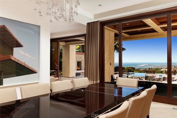 Dining room, Fireplace, Interior, Recessed Lighting, Water