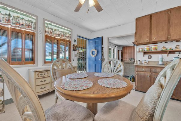 Dining room, Interior