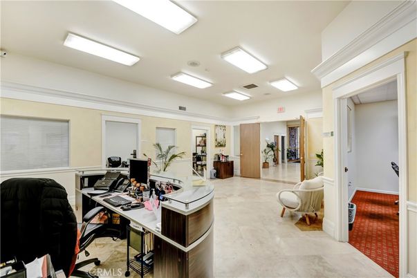 Home Office, Interior
