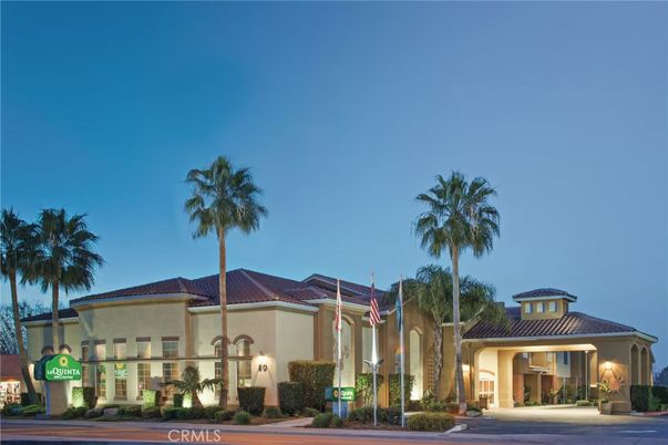 Exterior, Facade, Mediterranean