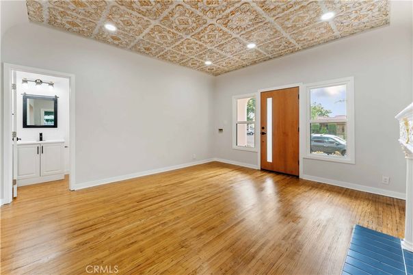 Empty room, Interior, Recessed Lighting, Wood Texture Flooring