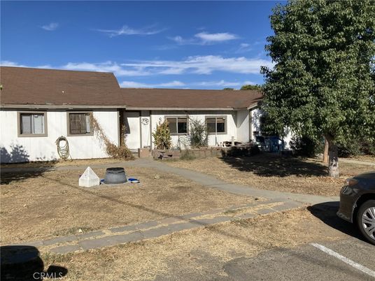Backyard, Exterior, Facade, Ranch