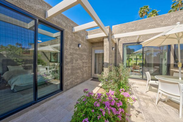 Exterior, Sun Room