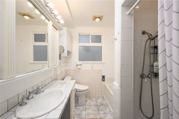 Bathroom, Interior, Tile Countertops