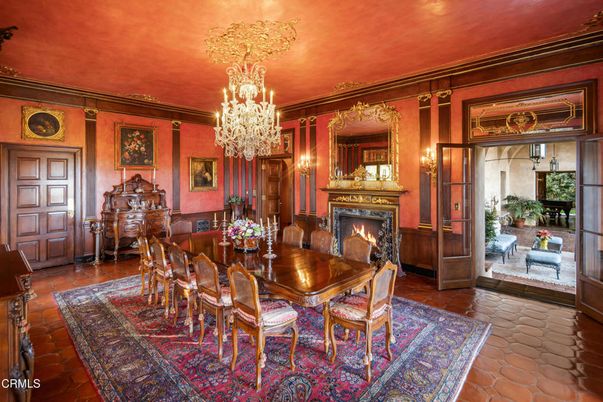 Chandelier, Dining room, Fireplace, Interior