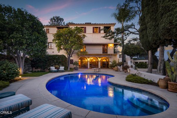 Exterior, Pool