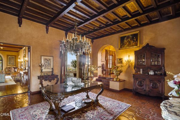 Chandelier, Interior, Wooden Beams