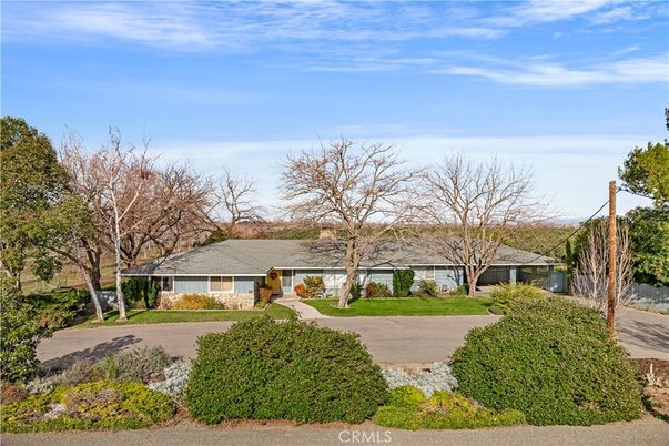 Attached, Exterior, Facade, Ranch