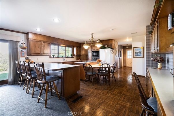 Dining room, Interior, Kitchen, Pendant Lights, Recessed Lighting, Wood Texture Flooring