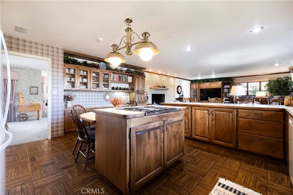 Fireplace, Interior, Kitchen, Pendant Lights, Recessed Lighting, Wood Texture Flooring