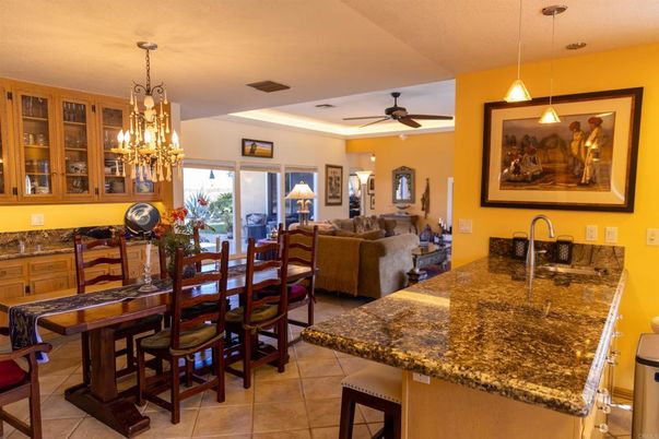 Chandelier, Dining room, Interior, Living room, Pendant Lights
