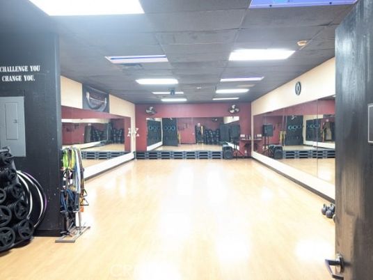 Fitness Equipment, Interior, Recessed Lighting, Wood Texture Flooring