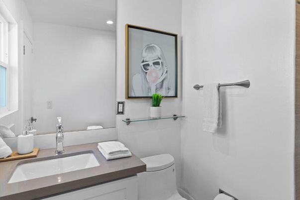 Bathroom, Interior, Recessed Lighting