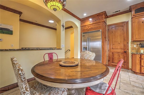 Dining room, Interior, Recessed Lighting
