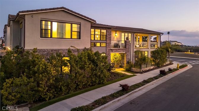Exterior, Facade, Brick Facade, Modern