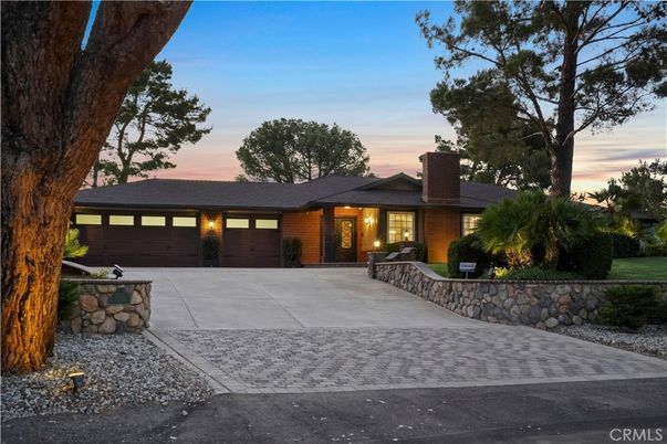 Attached, Exterior, Facade, Brick Facade, Ranch