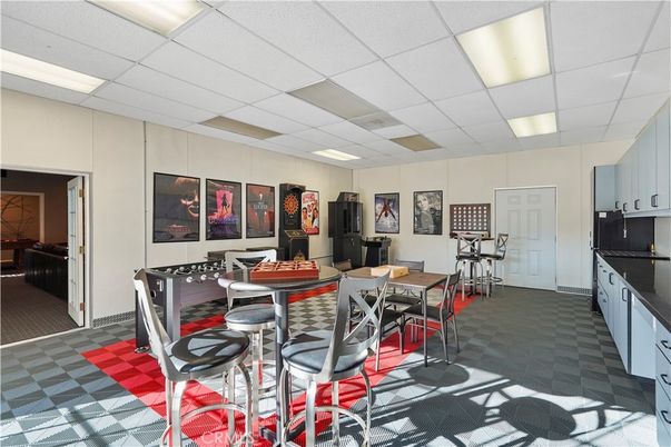 Dining room, Interior, Recessed Lighting