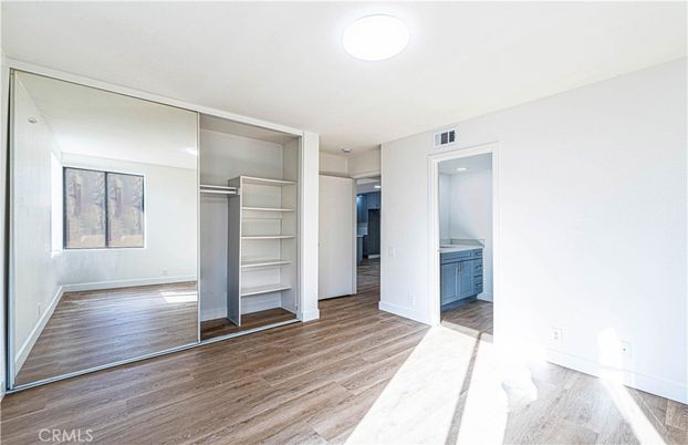 Empty room, Interior, Recessed Lighting, Walk-in Closets, Wood Texture Flooring