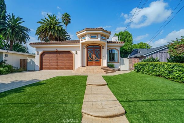 Attached, Backyard, Exterior, Facade, Mediterranean