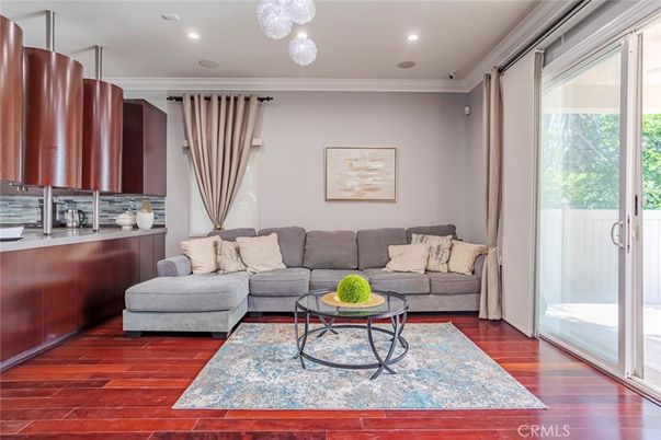Interior, Living room, Pendant Lights, Recessed Lighting, Wood Texture Flooring