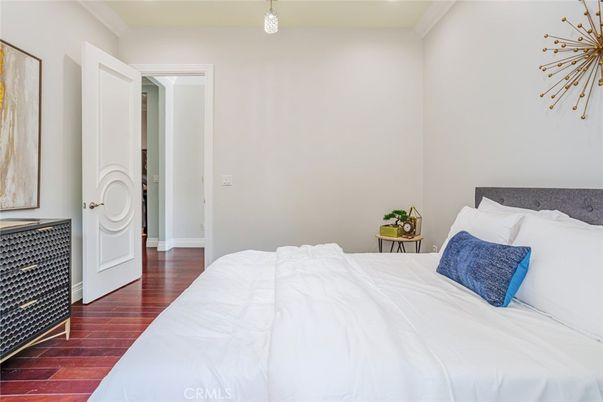 Bedroom, Interior, Pendant Lights, Wood Texture Flooring